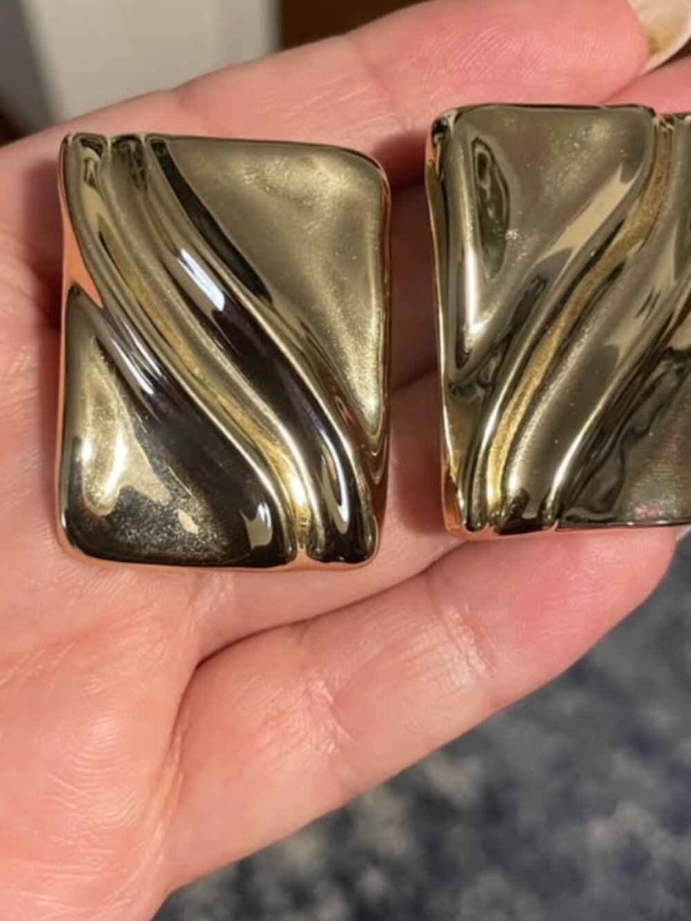 Lili Claspe Adva Clip On Earrings - Picture 2 of 3